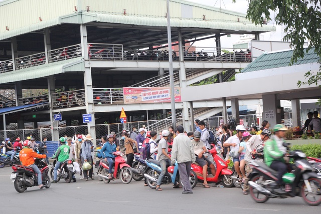 Đường trở lại TPHCM sau nghỉ lễ: Bến phà kẹt cứng, cao tốc thông thoáng - 7 Đường trở lại TPHCM sau nghỉ lễ: Bến phà kẹt cứng, cao tốc thông thoáng - 7