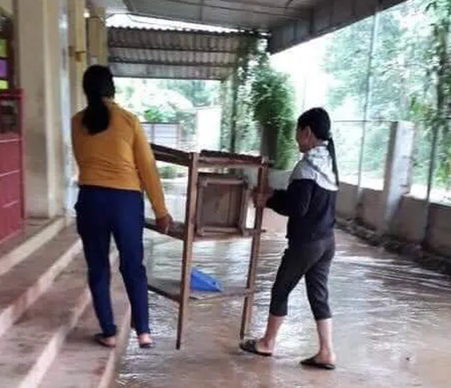 Hà Tĩnh: Các trường đồng loạt cho học sinh nghỉ học vì mưa lớn - 1 Hà Tĩnh: Các trường đồng loạt cho học sinh nghỉ học vì mưa lớn - 1