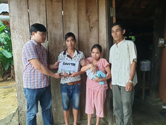 Bạn đọc giúp đỡ người mẹ lưng gù... gần 90 triệu đồng để nuôi con bạo bệnh - 3 Bạn đọc giúp đỡ người mẹ lưng gù... gần 90 triệu đồng để nuôi con bạo bệnh - 3