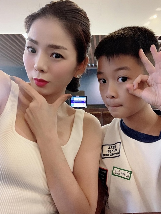 Diễn viên Việt Trinh hạnh phúc bên con trai trong kỳ nghỉ lễ - 19 Diễn viên Việt Trinh hạnh phúc bên con trai trong kỳ nghỉ lễ - 19
