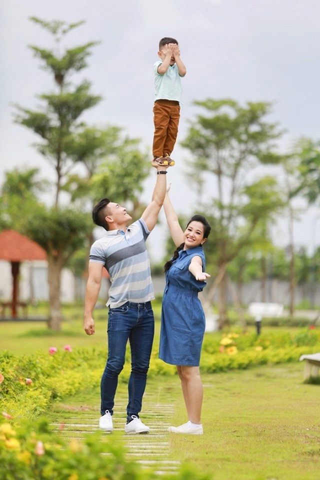Diễn viên Việt Trinh hạnh phúc bên con trai trong kỳ nghỉ lễ - 10 Diễn viên Việt Trinh hạnh phúc bên con trai trong kỳ nghỉ lễ - 10
