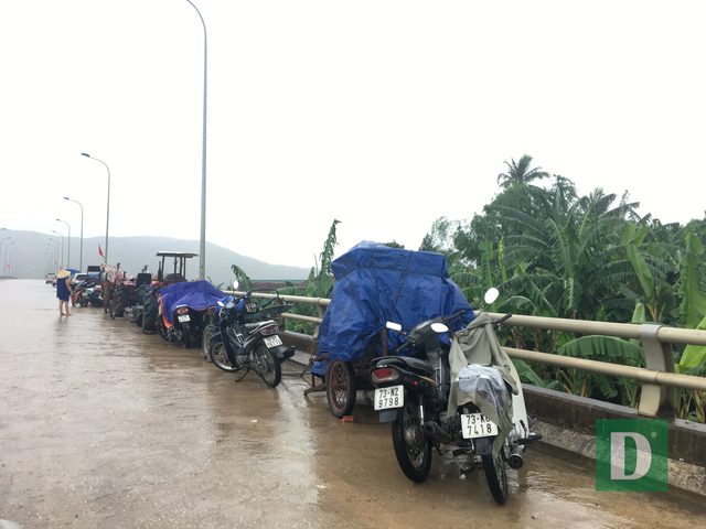 Nước lũ lên nhanh gây ngập, chia cắt nhiều nơi tại Quảng Bình - 15 Nước lũ lên nhanh gây ngập, chia cắt nhiều nơi tại Quảng Bình - 15