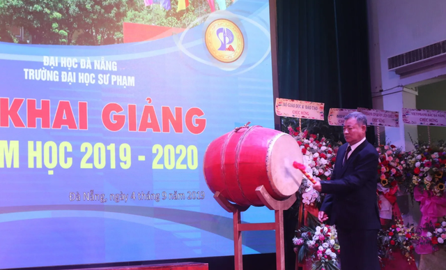 “Đại học không phải là cửa ngõ dành cho những ai không chịu thích nghi, thích ứng” - 1 “Đại học không phải là cửa ngõ dành cho những ai không chịu thích nghi, thích ứng” - 1