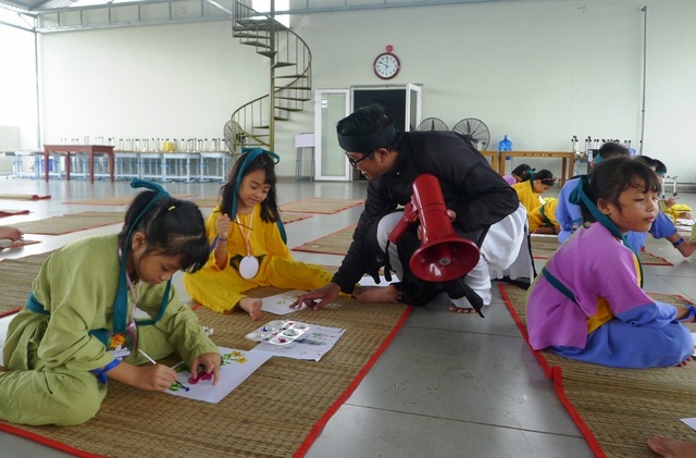 Học sinh “lên kinh ứng thí” trong ngày khai giảng - 2 Học sinh “lên kinh ứng thí” trong ngày khai giảng - 2