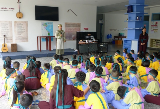 Học sinh “lên kinh ứng thí” trong ngày khai giảng - 5 Học sinh “lên kinh ứng thí” trong ngày khai giảng - 5