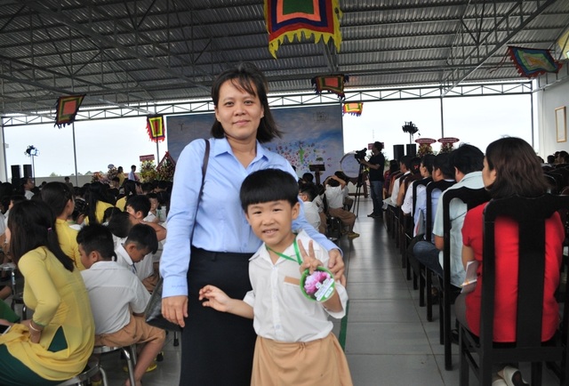 Học sinh “lên kinh ứng thí” trong ngày khai giảng - 13 Học sinh “lên kinh ứng thí” trong ngày khai giảng - 13