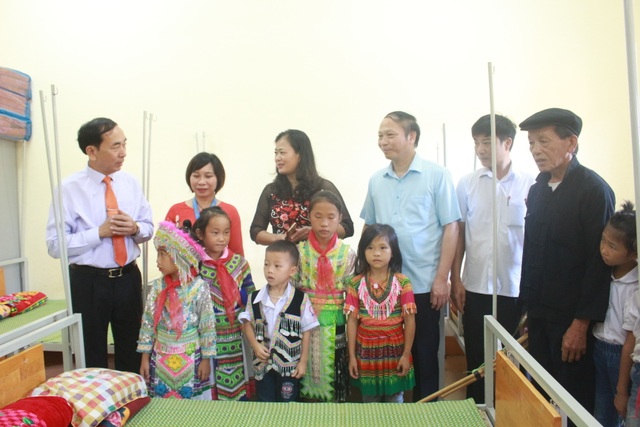 Thái Nguyên: Bí thư Tỉnh ủy đánh trống khai trường ở nơi cao, xa nhất tỉnh - 3 Thái Nguyên: Bí thư Tỉnh ủy đánh trống khai trường ở nơi cao, xa nhất tỉnh - 3