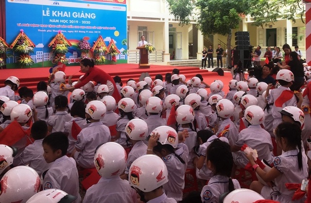 “Giữ trọn ước mơ” cho gần 2 triệu học sinh lớp 1 - 6 “Giữ trọn ước mơ” cho gần 2 triệu học sinh lớp 1 - 6