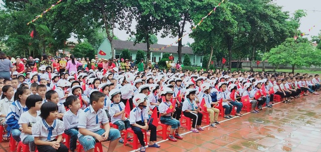 Học trò cả nước náo nức khai giảng năm học mới - 72 Học trò cả nước náo nức khai giảng năm học mới - 72