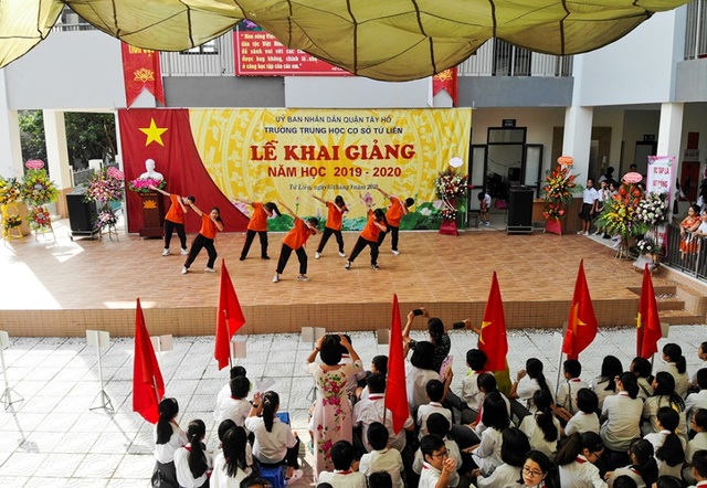 Khai giảng đầu tiên ở nhà mới của ngôi trường từng 60 năm học nhờ trong đình - 8 Khai giảng đầu tiên ở nhà mới của ngôi trường từng 60 năm học nhờ trong đình - 8