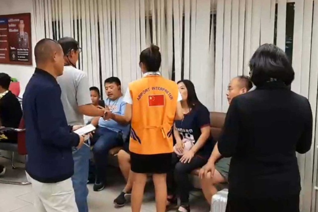 Nhặt túi chứa đầy tiền của người khác, khách Trung Quốc đối diện án phạt 5 năm tù - 3 Nhặt túi chứa đầy tiền của người khác, khách Trung Quốc đối diện án phạt 5 năm tù - 3