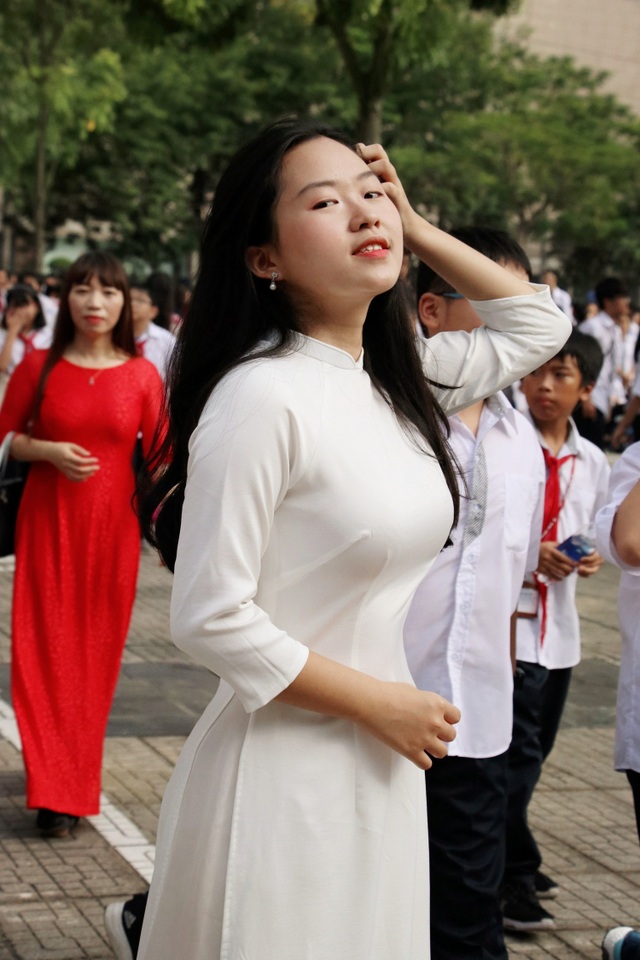 Nữ sinh Hà thành trong tà áo dài trắng gây thương nhớ ngày khai giảng - 15