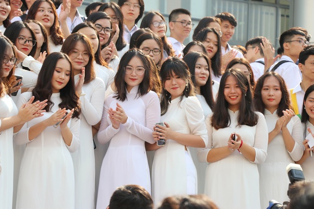 Nữ sinh Hà thành trong tà áo dài trắng gây thương nhớ ngày khai giảng - 17