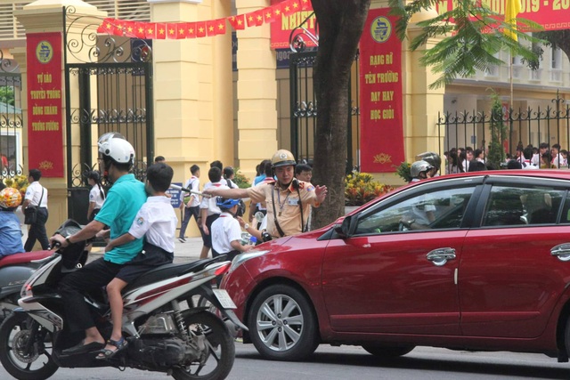 Học trò cả nước náo nức khai giảng năm học mới - 74 Học trò cả nước náo nức khai giảng năm học mới - 74