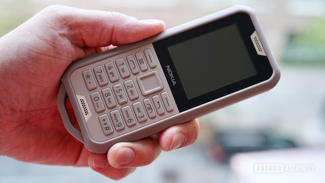 Cận cảnh chiếc điện thoại nồi đồng cối đá vừa ra mắt của Nokia, giá gần 3 triệu đồng - Ảnh minh hoạ 3
