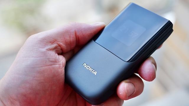 Cận cảnh chiếc điện thoại nồi đồng cối đá vừa ra mắt của Nokia, giá gần 3 triệu đồng - Ảnh minh hoạ 7