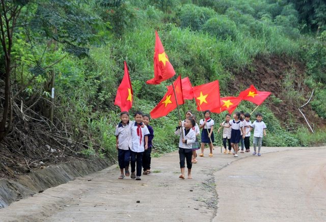 “Tất cả vì học sinh thân yêu” đã được lan tỏa mạnh mẽ từ lễ khai giảng - 3 “Tất cả vì học sinh thân yêu” đã được lan tỏa mạnh mẽ từ lễ khai giảng - 3