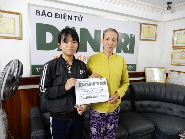 Bạn đọc Dân trí giúp đỡ người đàn bất hạnh quyết tâm nuôi con vào đại học - 3 Bạn đọc Dân trí giúp đỡ người đàn bất hạnh quyết tâm nuôi con vào đại học - 3
