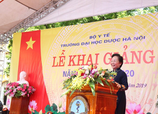 Dạ Hương tiếp tục trao học bổng Chung sức cùng nữ thầy thuốc tương lai cho nữ sinh Y dược - 1 Dạ Hương tiếp tục trao học bổng Chung sức cùng nữ thầy thuốc tương lai cho nữ sinh Y dược - 1