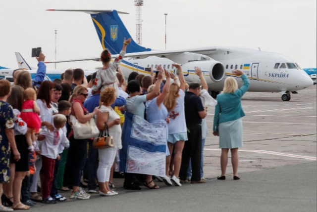 Nga, Ukraine trao đổi 70 tù nhân - 1 Nga, Ukraine trao đổi 70 tù nhân - 1