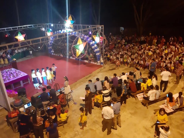 Chương trình “Vầng trăng yêu thương” đến với trẻ em xã biên giới Tam Hợp - 1 Chương trình “Vầng trăng yêu thương” đến với trẻ em xã biên giới Tam Hợp - 1