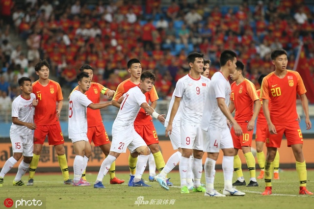 U22 Trung Quốc 0-2 U22 Việt Nam: Cú đúp của Tiến Linh - 1