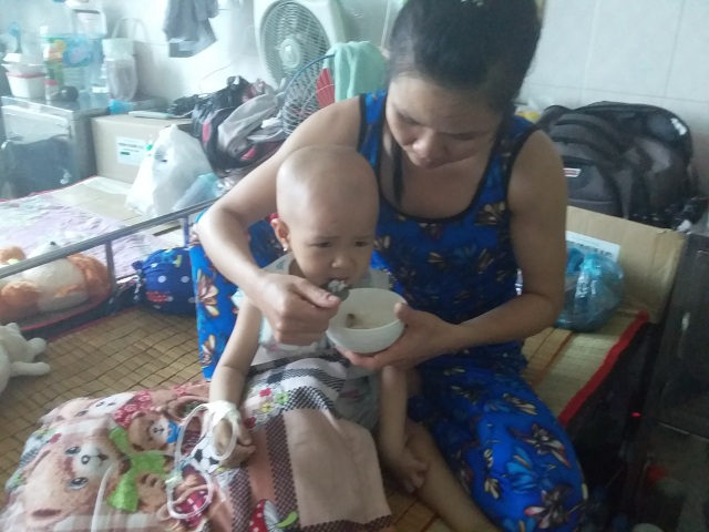 Cầu xin mọi người hãy cứu con em! - 7 Cầu xin mọi người hãy cứu con em! - 7