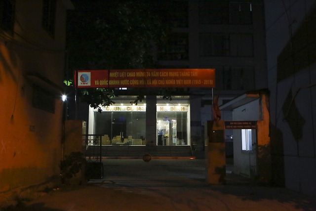 Cháy công ty Rạng Đông: Dân chung cư sơ tán tránh nhiễm độc - 9 Cháy công ty Rạng Đông: Dân chung cư sơ tán tránh nhiễm độc - 9