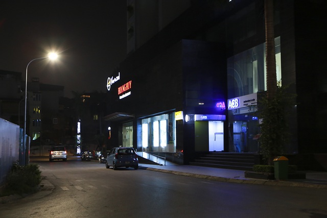 Cháy công ty Rạng Đông: Dân chung cư sơ tán tránh nhiễm độc - 10 Cháy công ty Rạng Đông: Dân chung cư sơ tán tránh nhiễm độc - 10