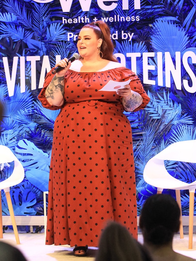 Người mẫu ngoại cỡ Tess Holliday tự tin trình diễn thời trang - 8 Người mẫu ngoại cỡ Tess Holliday tự tin trình diễn thời trang - 8