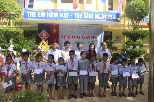 Học sinh Quảng Trị nô nức ngày hội khai trường 4