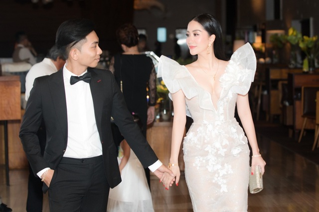 Vợ chồng Khánh Thi tình tứ dự đám cưới con gái đại gia Minh Nhựa - 2 Vợ chồng Khánh Thi tình tứ dự đám cưới con gái đại gia Minh Nhựa - 2