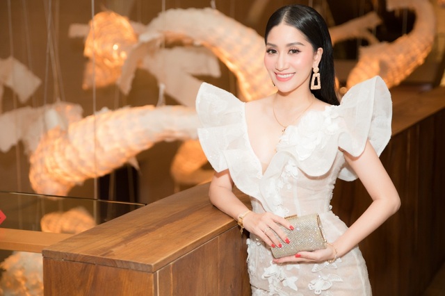 Vợ chồng Khánh Thi tình tứ dự đám cưới con gái đại gia Minh Nhựa - 11 Vợ chồng Khánh Thi tình tứ dự đám cưới con gái đại gia Minh Nhựa - 11