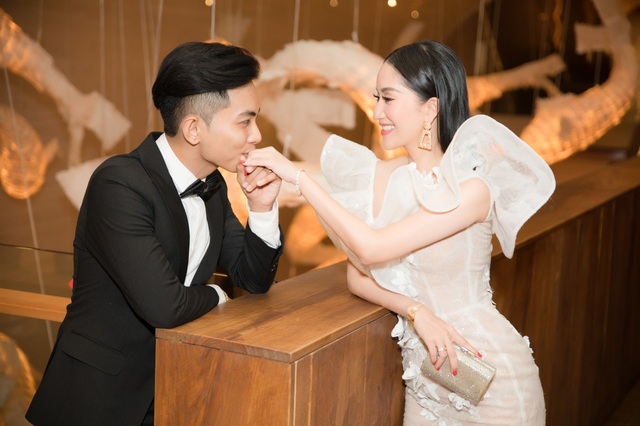 Vợ chồng Khánh Thi tình tứ dự đám cưới con gái đại gia Minh Nhựa - 4 Vợ chồng Khánh Thi tình tứ dự đám cưới con gái đại gia Minh Nhựa - 4