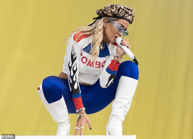 Rita Ora trình diễn bốc lửa ở Đức - 12 Rita Ora trình diễn bốc lửa ở Đức - 12
