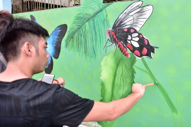Bích họa lạ lẫm ở làng nông nghiệp ngoại thành Hà Nội - 9 Bích họa lạ lẫm ở làng nông nghiệp ngoại thành Hà Nội - 9