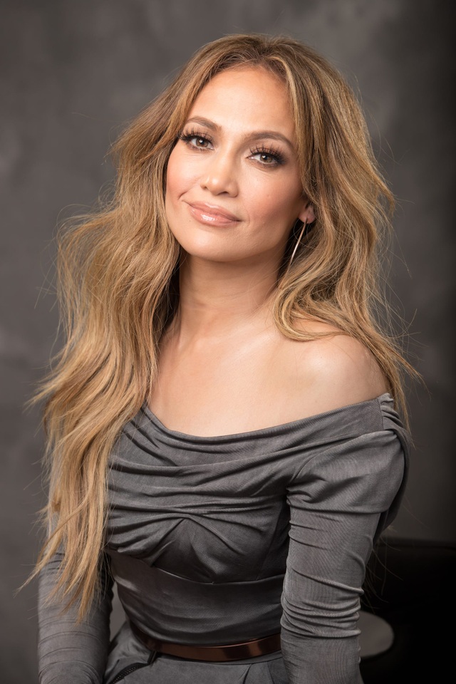 Sửng sốt xem Jennifer Lopez tập múa cột dẻo dai ở tuổi 50 - 3 Sửng sốt xem Jennifer Lopez tập múa cột dẻo dai ở tuổi 50 - 3