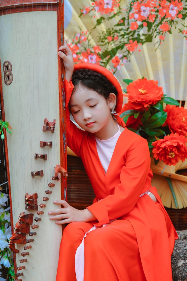 Chị Hằng Nga phiên bản nhí diện trang phục truyền thống đón Trung thu - 9 Chị Hằng Nga phiên bản nhí diện trang phục truyền thống đón Trung thu - 9