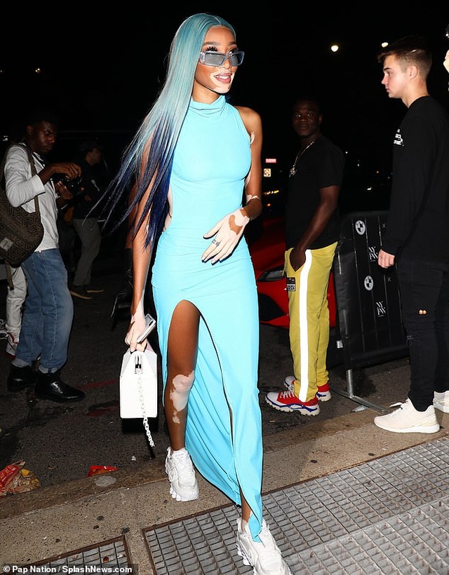 Rihanna tái xuất bốc lửa và quyến rũ - 10 Rihanna tái xuất bốc lửa và quyến rũ - 10