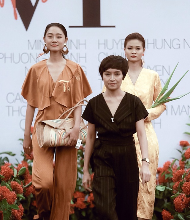 Người mẫu quá khổ lên sàn diễn và cuộc chơi “độc - đẹp” của thời trang thuần Việt - 5 Người mẫu quá khổ lên sàn diễn và cuộc chơi “độc - đẹp” của thời trang thuần Việt - 5