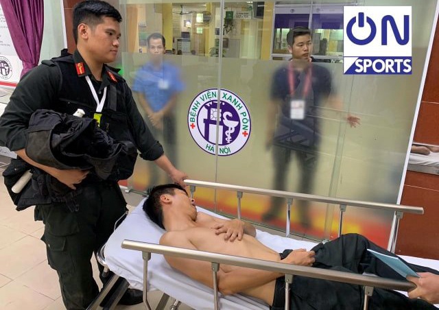 Công an điều tra vụ nữ cổ động viên trọng thương vì dính pháo sáng trên sân Hàng Đẫy - 4 Công an điều tra vụ nữ cổ động viên trọng thương vì dính pháo sáng trên sân Hàng Đẫy - 4