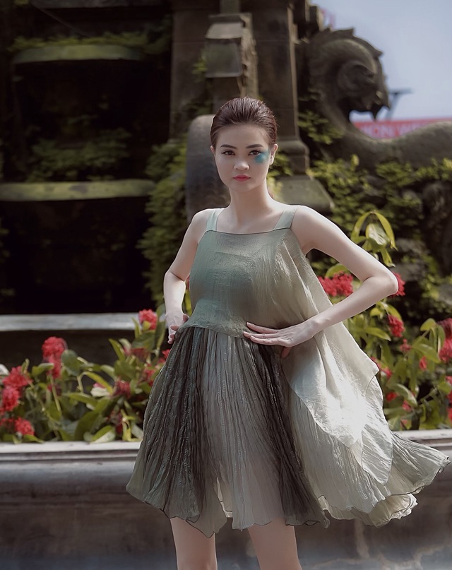 NTK Phương Thanh: Nhiều người nghĩ lụa xa xỉ phải giặt tay nhưng lụa Việt giờ đã khác - 10 NTK Phương Thanh: Nhiều người nghĩ lụa xa xỉ phải giặt tay nhưng lụa Việt giờ đã khác - 10