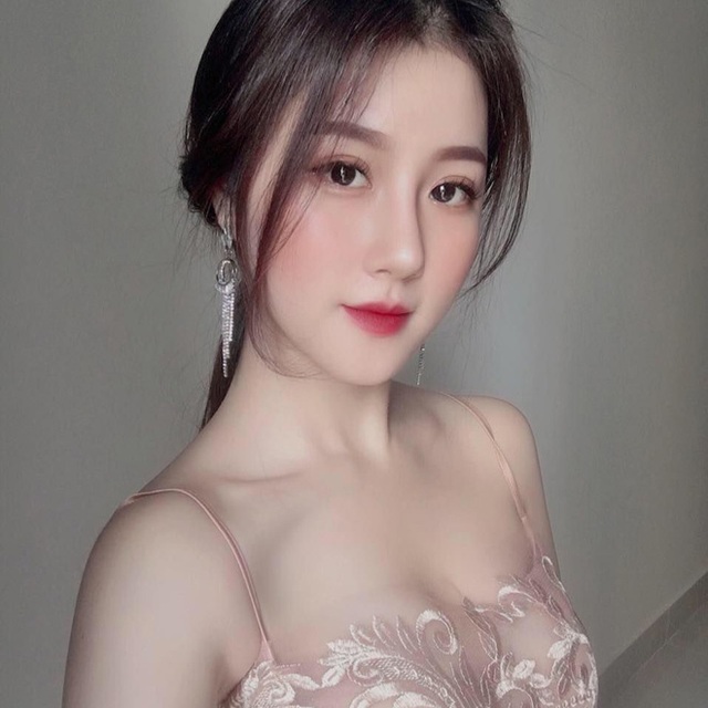 Nữ CĐV hot nhất trận U23 Việt Nam “hạ gục” Thái Lan giờ ra sao? - 2 Nữ CĐV hot nhất trận U23 Việt Nam “hạ gục” Thái Lan giờ ra sao? - 2