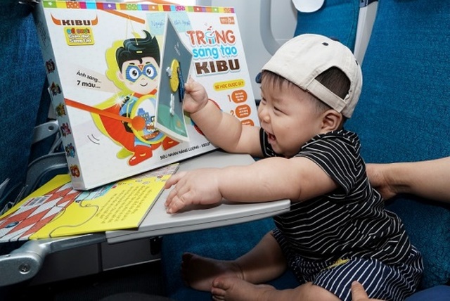 Tết Trung Thu của những nhóc tỳ đáng yêu trên máy bay - 10 Tết Trung Thu của những nhóc tỳ đáng yêu trên máy bay - 10