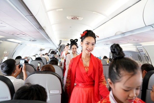 Trung thu rộn ràng trên độ cao 10.000 mét cùng các bạn nhỏ - 4 Trung thu rộn ràng trên độ cao 10.000 mét cùng các bạn nhỏ - 4