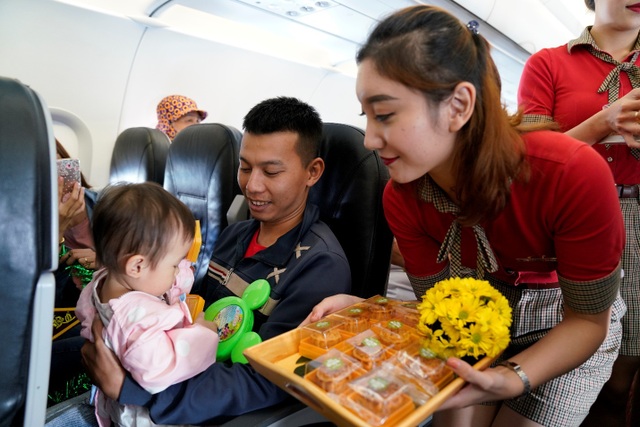 Trung thu rộn ràng trên độ cao 10.000 mét cùng các bạn nhỏ - 5 Trung thu rộn ràng trên độ cao 10.000 mét cùng các bạn nhỏ - 5