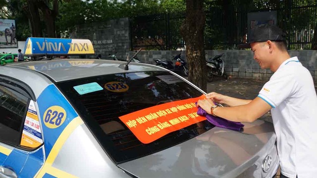 Hàng loạt tài xế taxi cổ vũ quy định taxi công nghệ cũng phải có hộp đèn - 3 Hàng loạt tài xế taxi cổ vũ quy định taxi công nghệ cũng phải có hộp đèn - 3