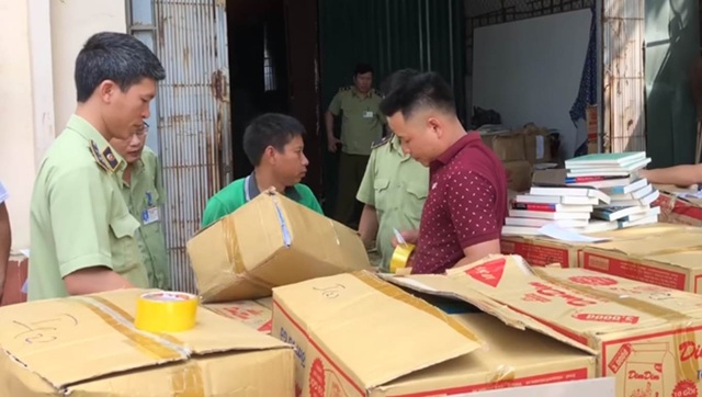 Ngăn chặn vấn nạn sách “lậu” - 1 Ngăn chặn vấn nạn sách “lậu” - 1
