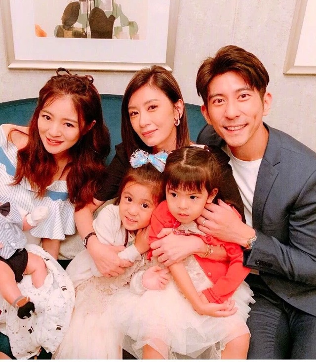 An Dĩ Hiên và chồng tỷ phú mở tiệc đầy tháng hoành tráng cho con trai - 9 An Dĩ Hiên và chồng tỷ phú mở tiệc đầy tháng hoành tráng cho con trai - 9