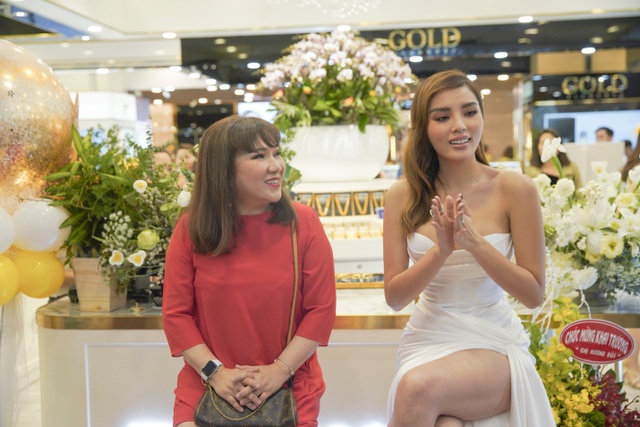 Khai trương hệ thống bán lẻ dược mỹ phẩm The 1986 chi nhánh 2 tại Vincom Đồng Khởi, tp.HCM - 5 Khai trương hệ thống bán lẻ dược mỹ phẩm The 1986 chi nhánh 2 tại Vincom Đồng Khởi, tp.HCM - 5